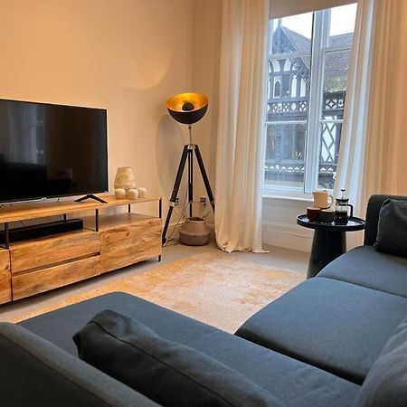 Modern Apartment Within Historic Chester City Walls Exterior photo