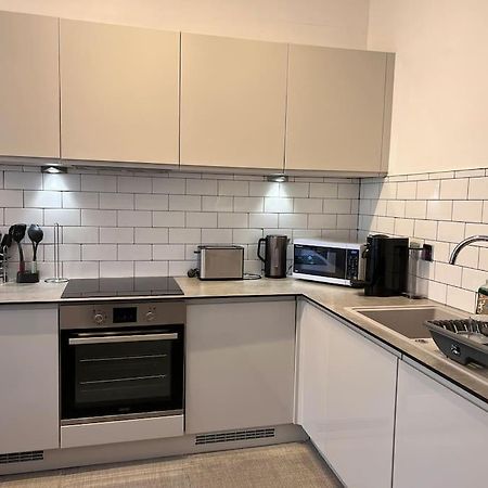Modern Apartment Within Historic Chester City Walls Exterior photo