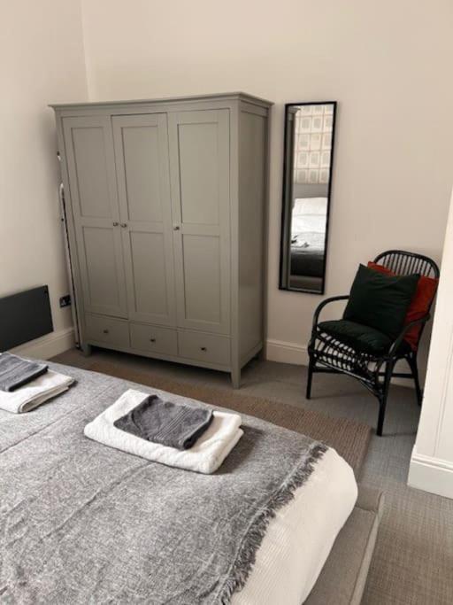 Modern Apartment Within Historic Chester City Walls Exterior photo